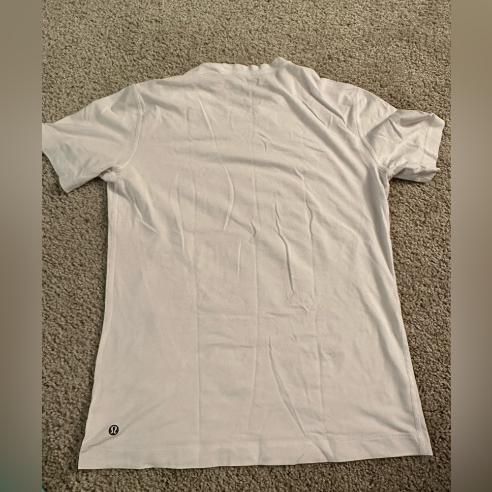 Lululemon fundamental T-shirt